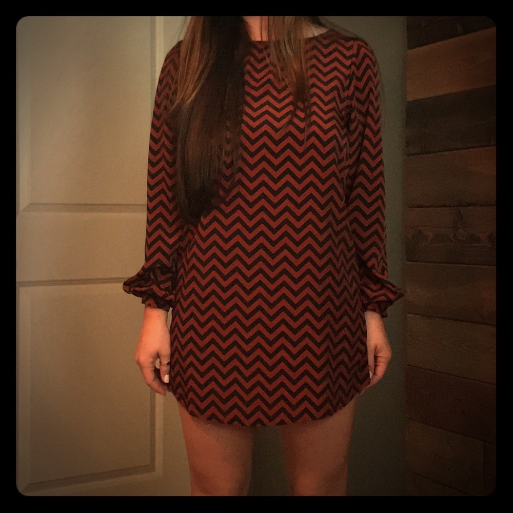 Long sleeve short dress